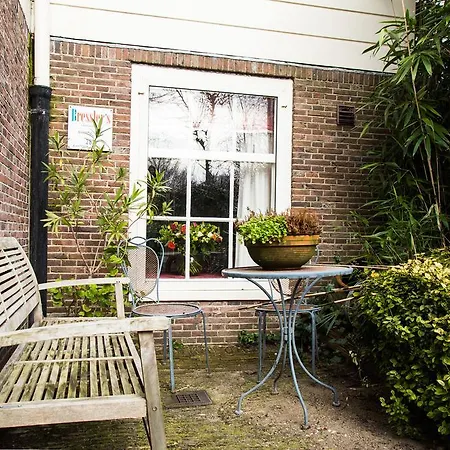 Luxurious 17C Canal Villa Apt - Low Cost Parking * Amsterdam