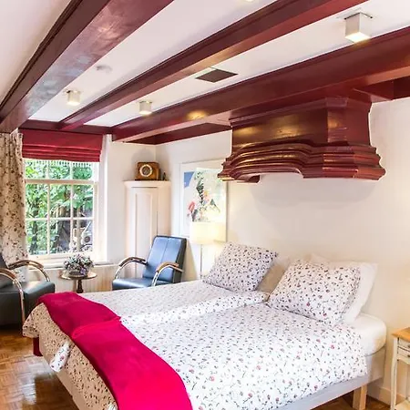 Luxurious 17C Canal Villa Apt - Low Cost Parking Amsterdam