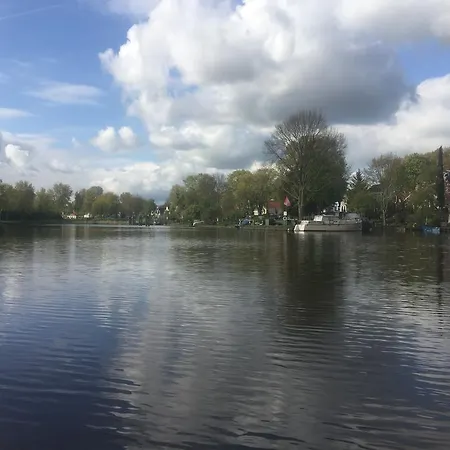 Luxurious 17C Canal Villa Apt - Low Cost Parking Konukevi Amsterdam